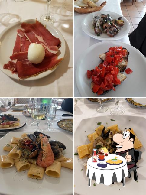 Piatto di formaggi al Ristorante E Pizzeria Mezza Luna “tore A Mare”