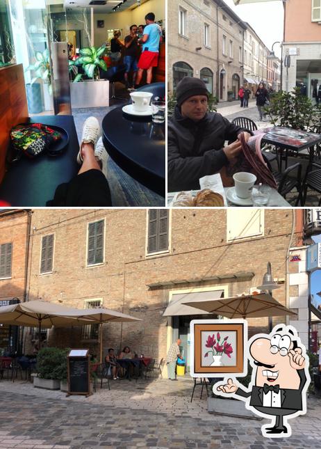 Tra le varie cose da Bar Cavour si possono trovare la interni e esterno