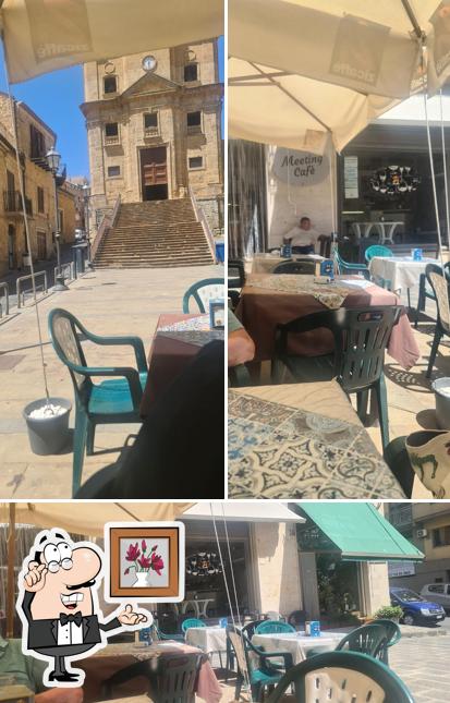 Gli interni di Meeting Café