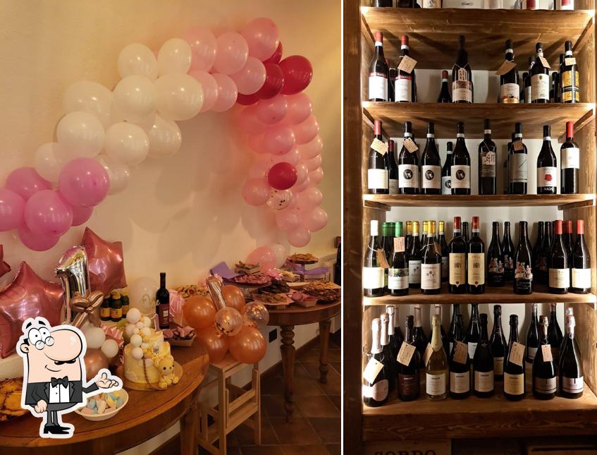 Dai un'occhiata agli interni di enoteca alta quota