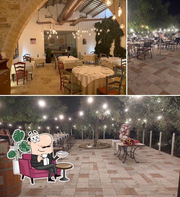 Siediti a un tavolo di Ristorante AGÒRA