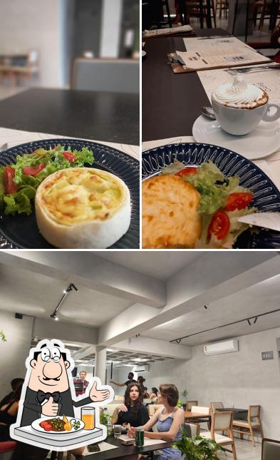 O Mun Café se destaca pelo comida e interior