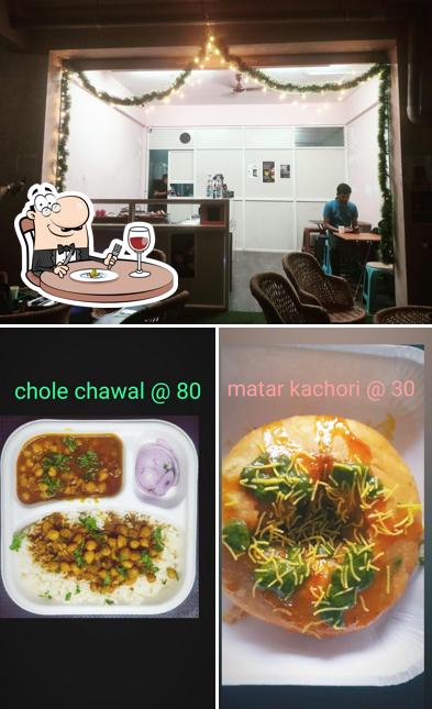 The picture of Chaat Pakodi’s food and interior