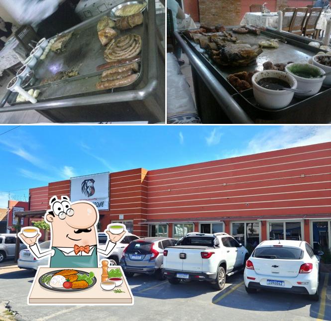 O Restaurante e churrascaria Leão do Parque se destaca pelo comida e exterior
