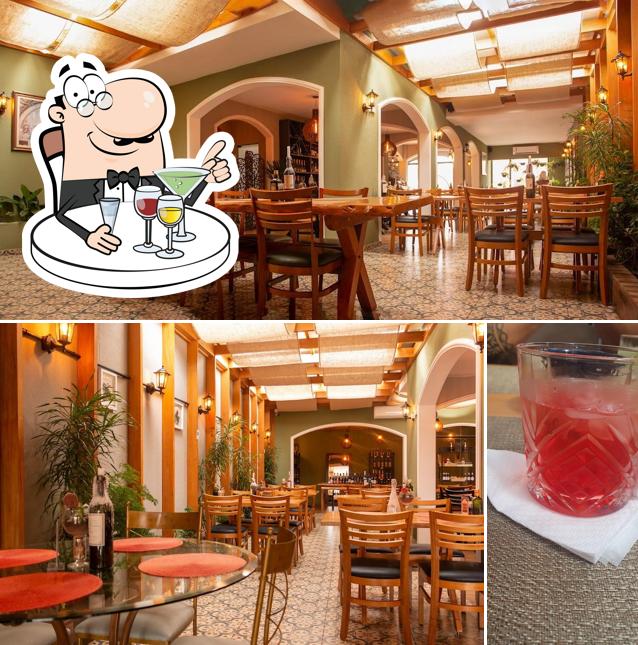 O Meru Restaurante e Caffe serve álcool