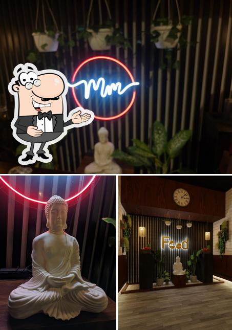 Look at this pic of MM