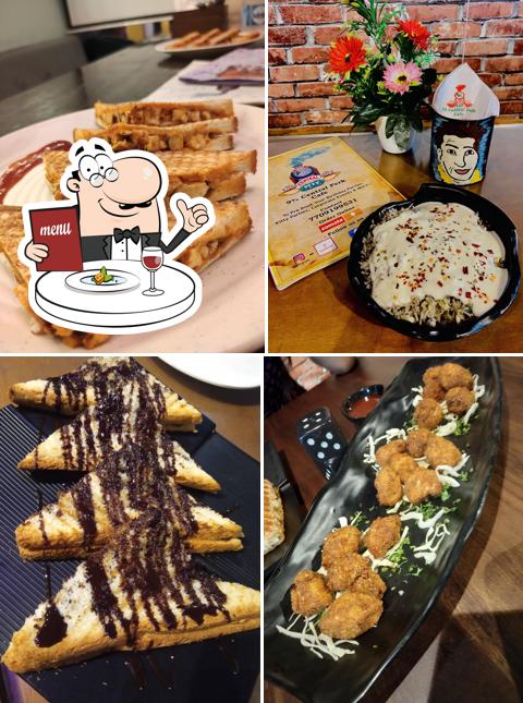 Food at 9 3/4 Central Perk Cafe