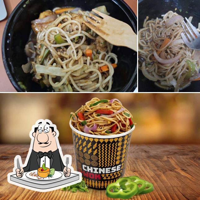 The photo of food and interior at Chinese Wok