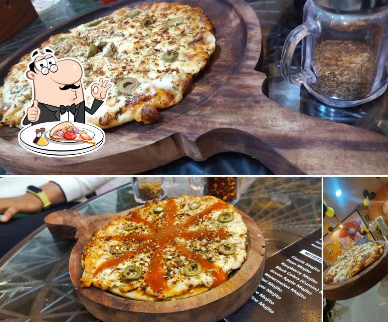 Order pizza at Food Costa