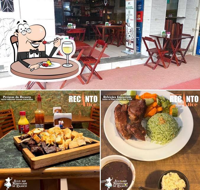 Entre diferentes coisas, comida e interior podem ser encontrados no Boteco Recanto Bar e Restaurante Laranjeiras Zona Sul do Rio