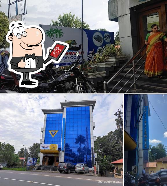 Check out how Kuttanadan Foodcourt looks outside