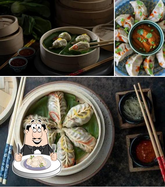 Dumplings at Hot N Spicy { kakkas momo's }