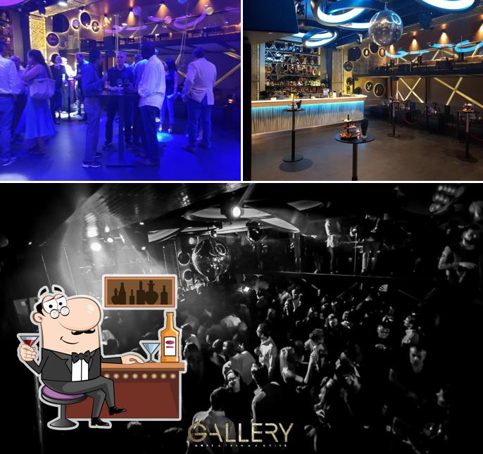 Gallery Club si caratterizza per la bancone da bar e interni