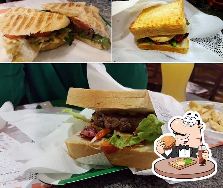 Ordina un hamburger a Da Walter Clinica Del Panino Parma