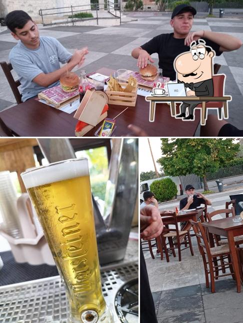 La immagine di interni e bevanda da La paesana 2.0 (Pizzeria-Pub-Rosticceria)