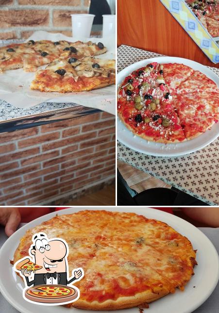 Prova una pizza a Pizzeria Carbone Carmelo
