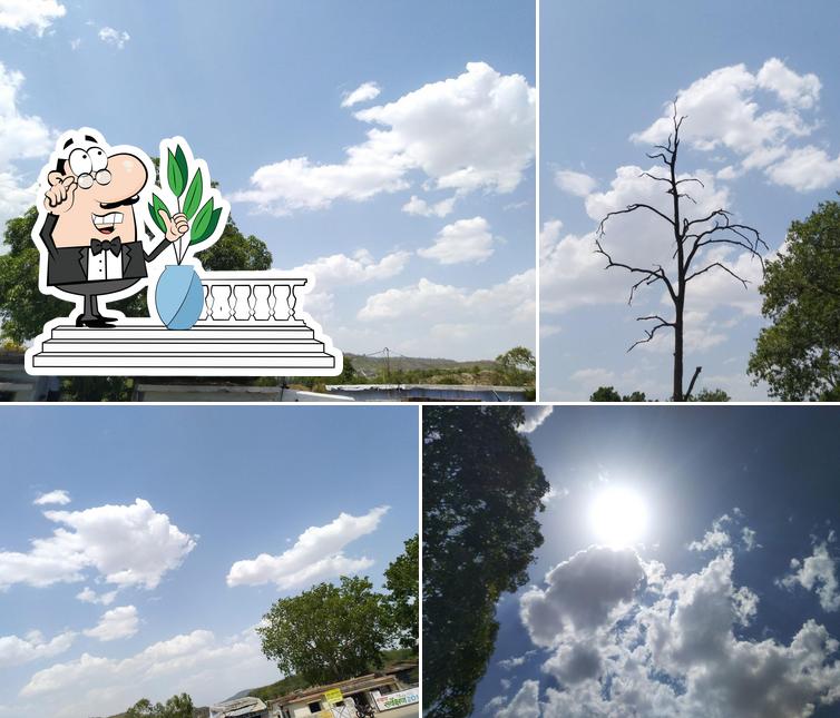 Manmohan Hotel restaurant