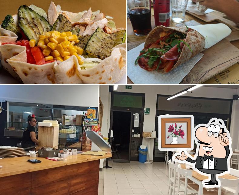 Siediti a un tavolo di Piada Café Di Gravellona Toce