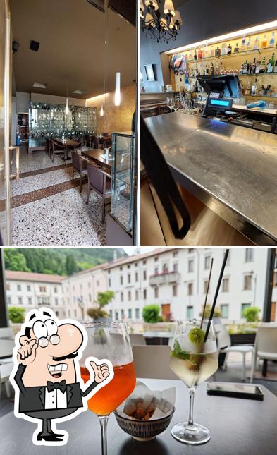 Tra le varie cose da Caffè Manzoni si possono trovare la interni e esterno
