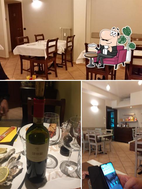 La interni e vino del ristorante