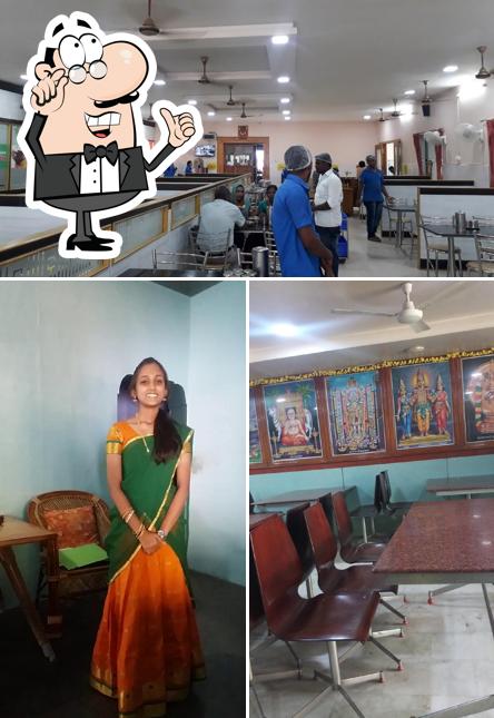 The interior of Sri Saravana Bhavan