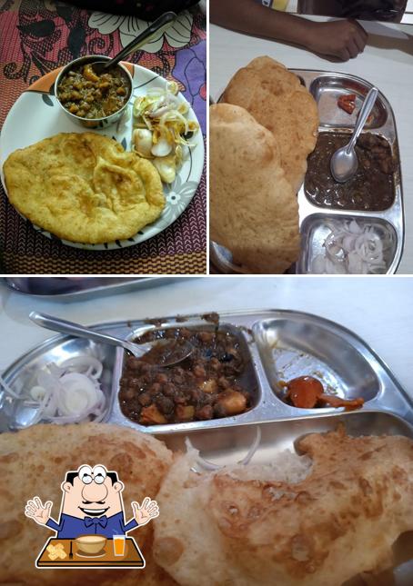 Food at Delhi Refreshment Centre