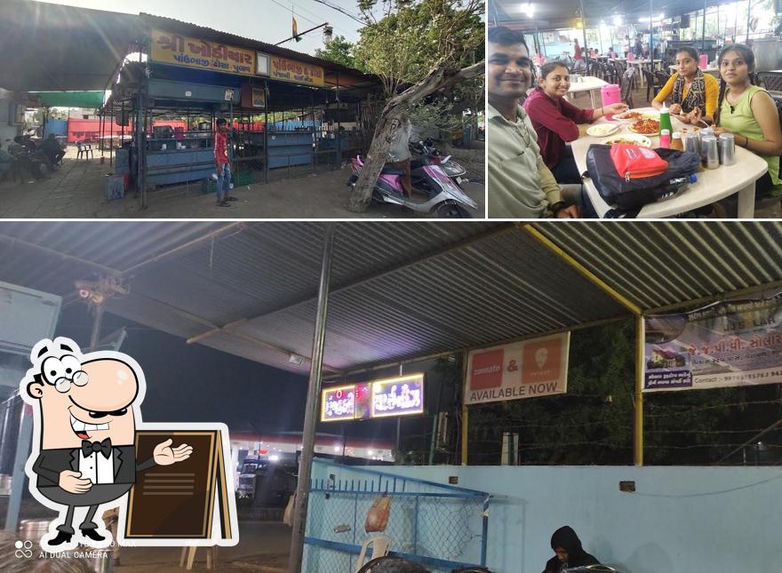 Shree Khodiyar Pavbhaji is distinguished by exterior and interior