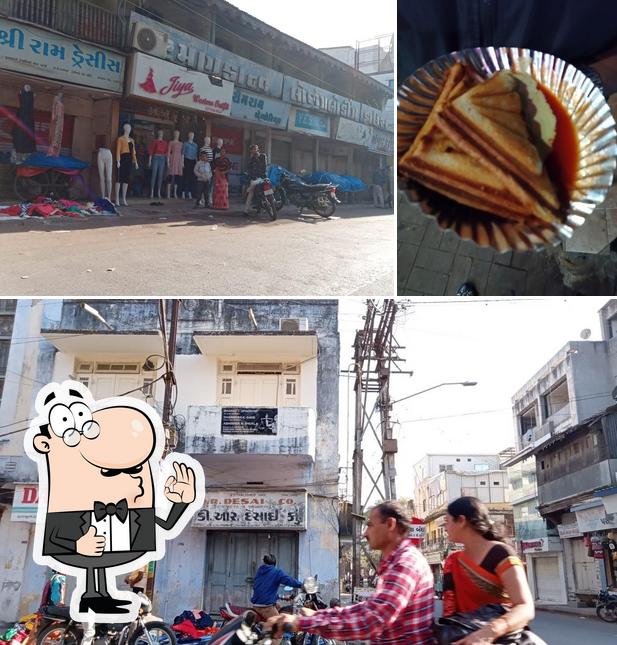 Balaji Wafers And Sandwitch picture