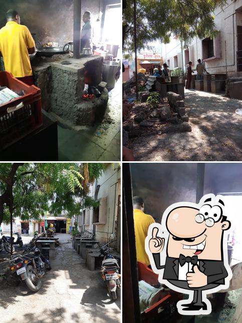 Chulivarcha Vada-Pav