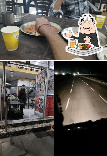 Food at Jaipur Metro Food Plaza