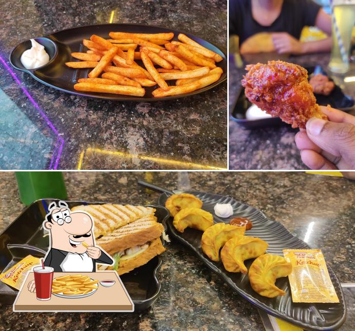 French fries at Sizzlly Chicken