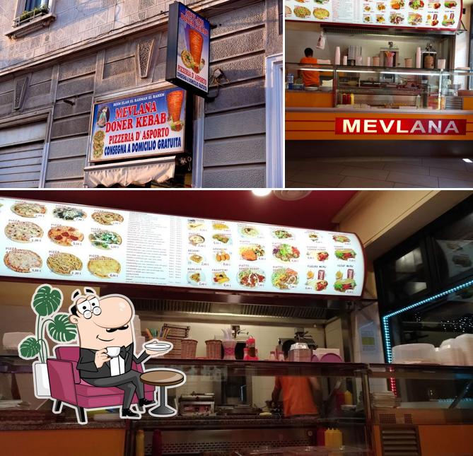 Dai un'occhiata agli interni di Mevlana Pizzeria