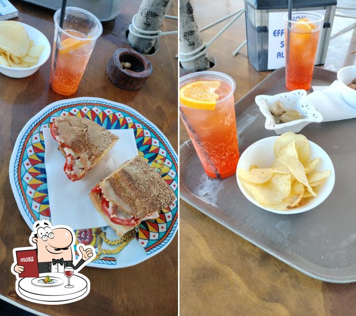 Cibo al Pani cunzatu BAR SANTUZZA aperitivi lampedusa, Porto nuovo