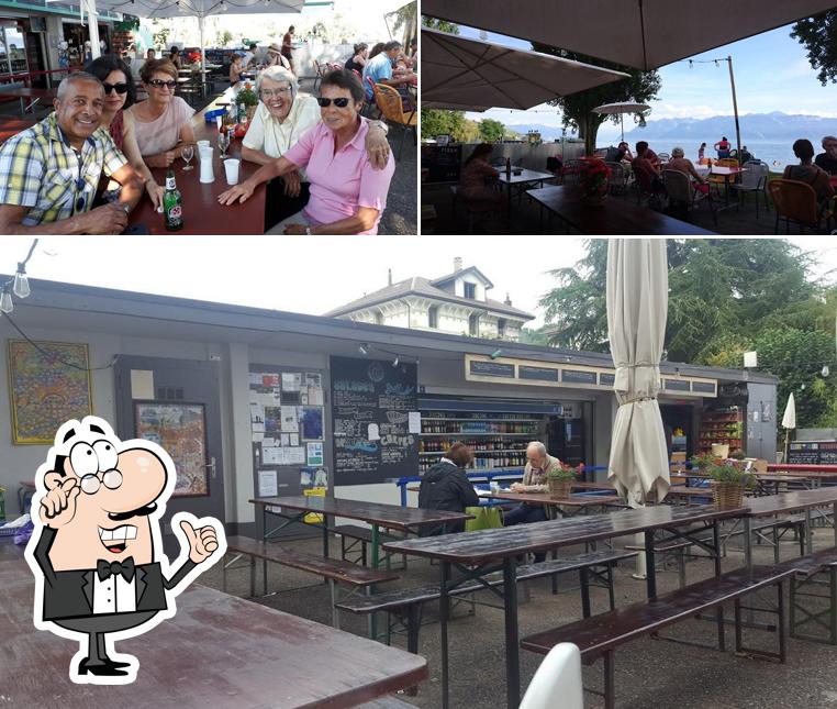 Gli interni di Buvette de la Plage