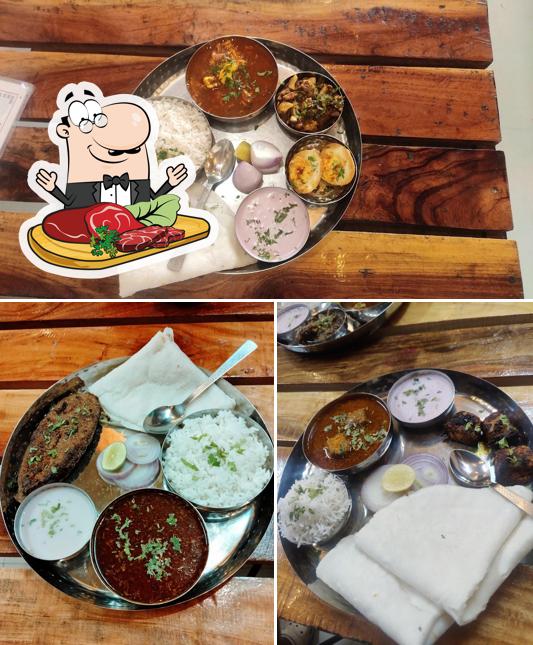 Meat meals are served at Hotel Assal Aagri (अस्सल आगरी)