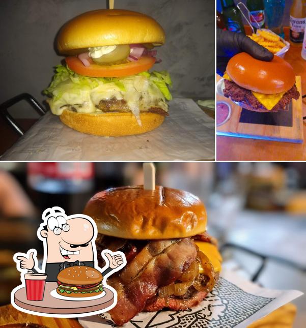 Peça um hambúrguer no O Armazém - Burger & Shake