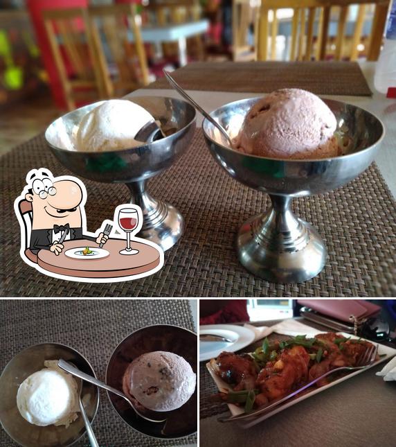 Meals at Sea Tales - Family Dining With Bar