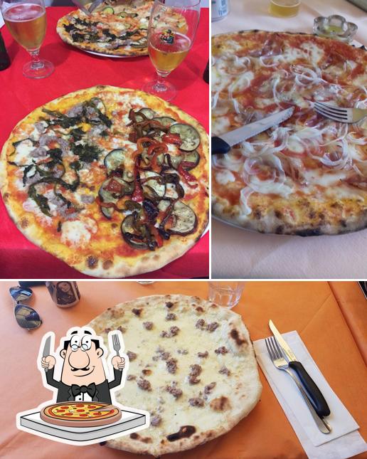 Prenditi una pizza a Pizzeria La Bella Vita