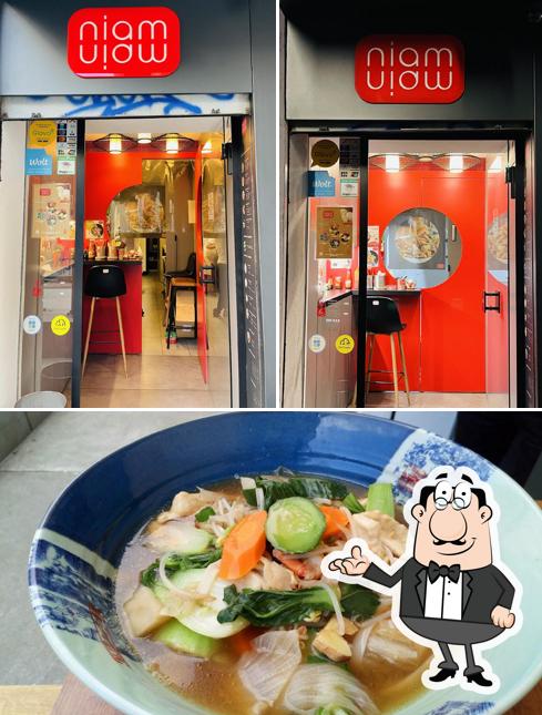 Questa è la immagine che raffigura la interni e cibo di niam niam