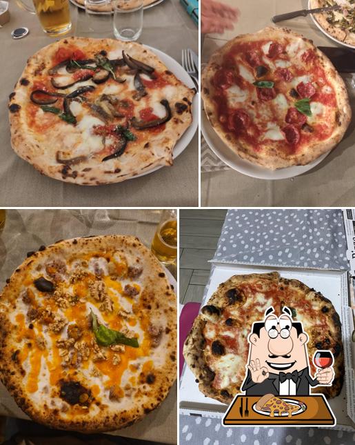 A Pizzeria Ristorante 'O Sarracino, puoi ordinare una bella pizza