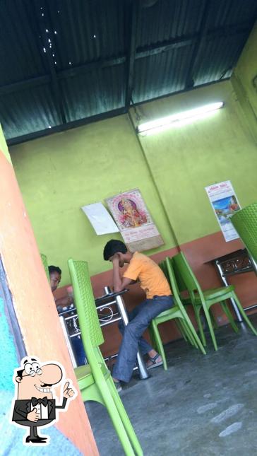 Look at this picture of Bondhu Hotel