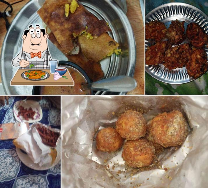 Chicken wings at Mr. Momos And More