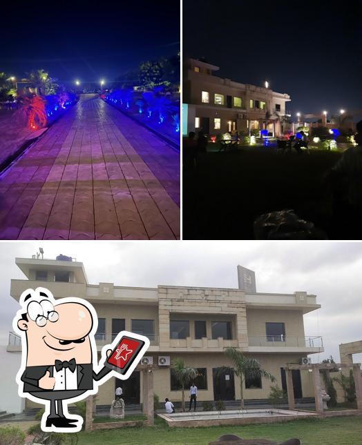 Enjoy the view at the outside area of HEADQUARTER Club Resort