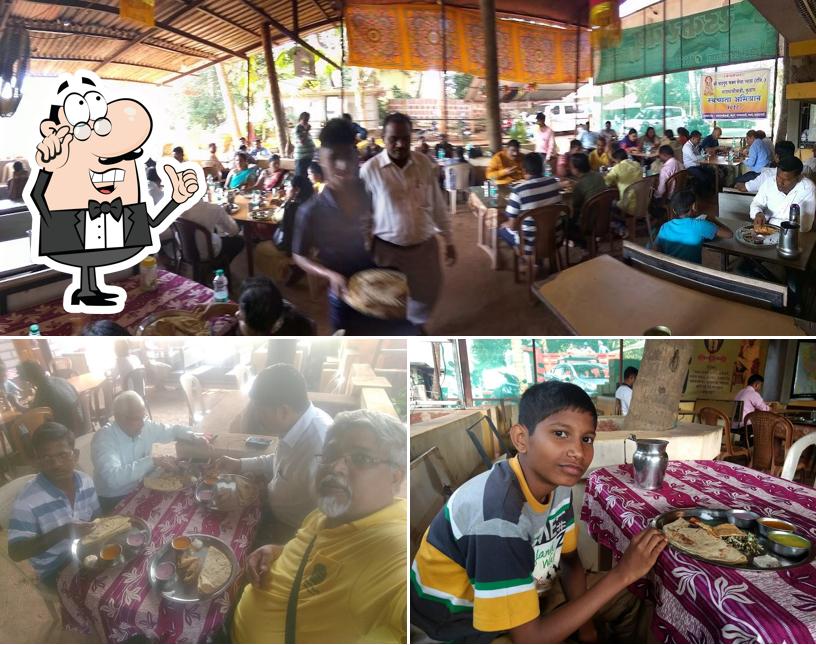 The interior of Redkar Bandhu Bhojanalay