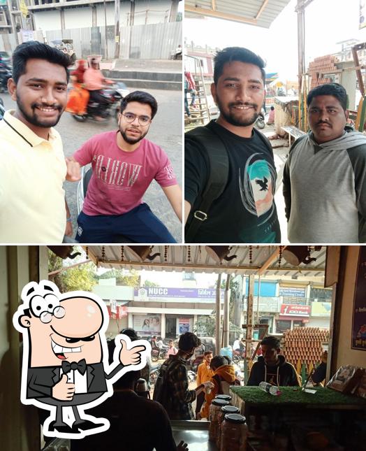 Look at this photo of Pandharpuri chai