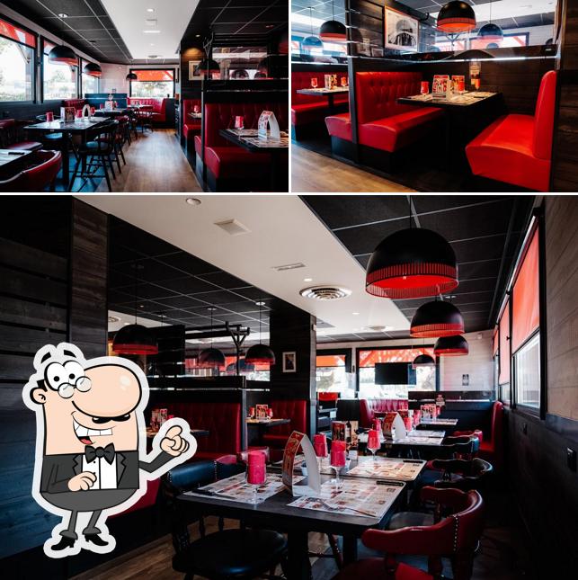 Installez-vous à l'une des tables de Buffalo Grill Redon