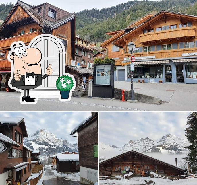 Puoi goderti l'aria fresca da seduto all'esterno di Tea Room Schmid