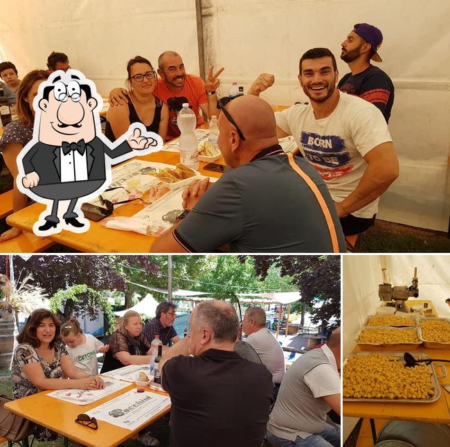 Tra le diverse cose da Bar dei Campetti si possono trovare la interni e cibo