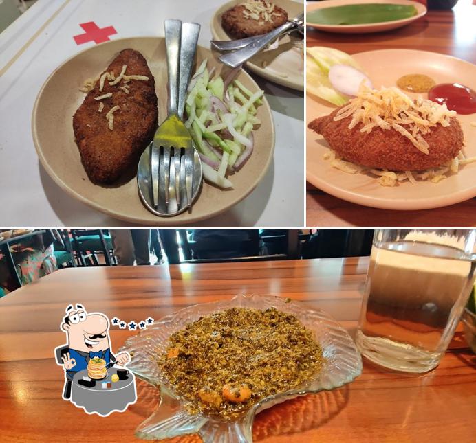 Food at Bhojohori Manna