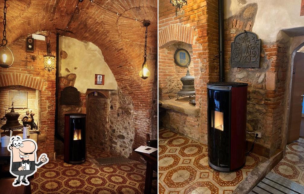 Gli interni di Birreria L'abbazia